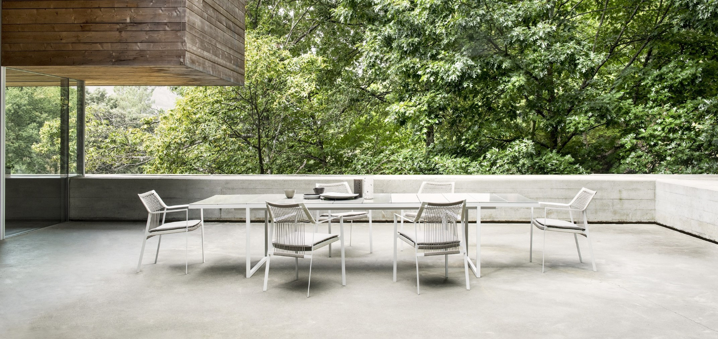 Nox-table-white-linen-top-352cm_Nodi-chairs.jpg