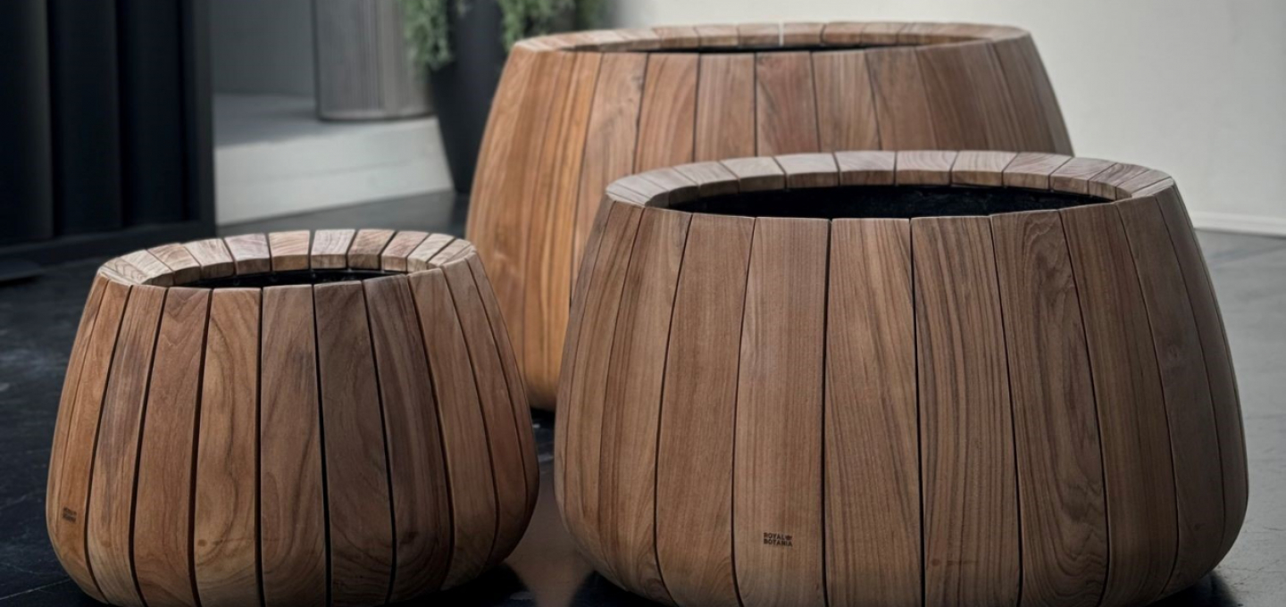 6786498f111e3772ebaac875_Royal Botania Bariq - Teak houten plantenbak.jpg